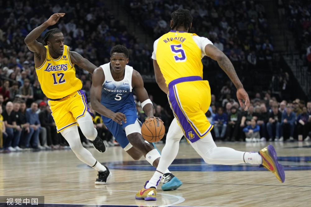 他频繁使用 他频繁使用