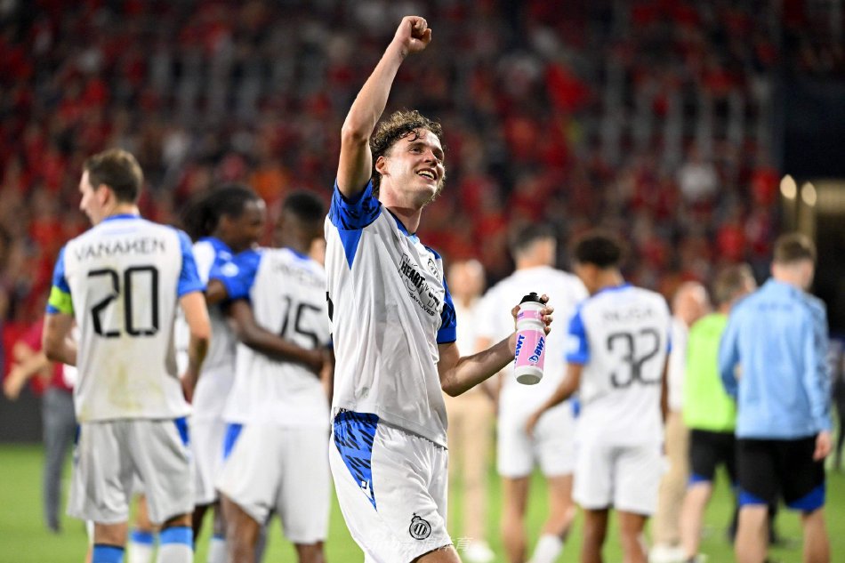 队在谈判中 队在谈判中